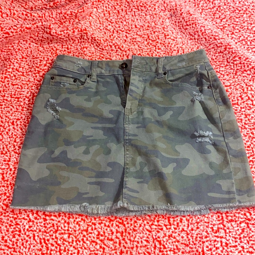 Camo mini skirt